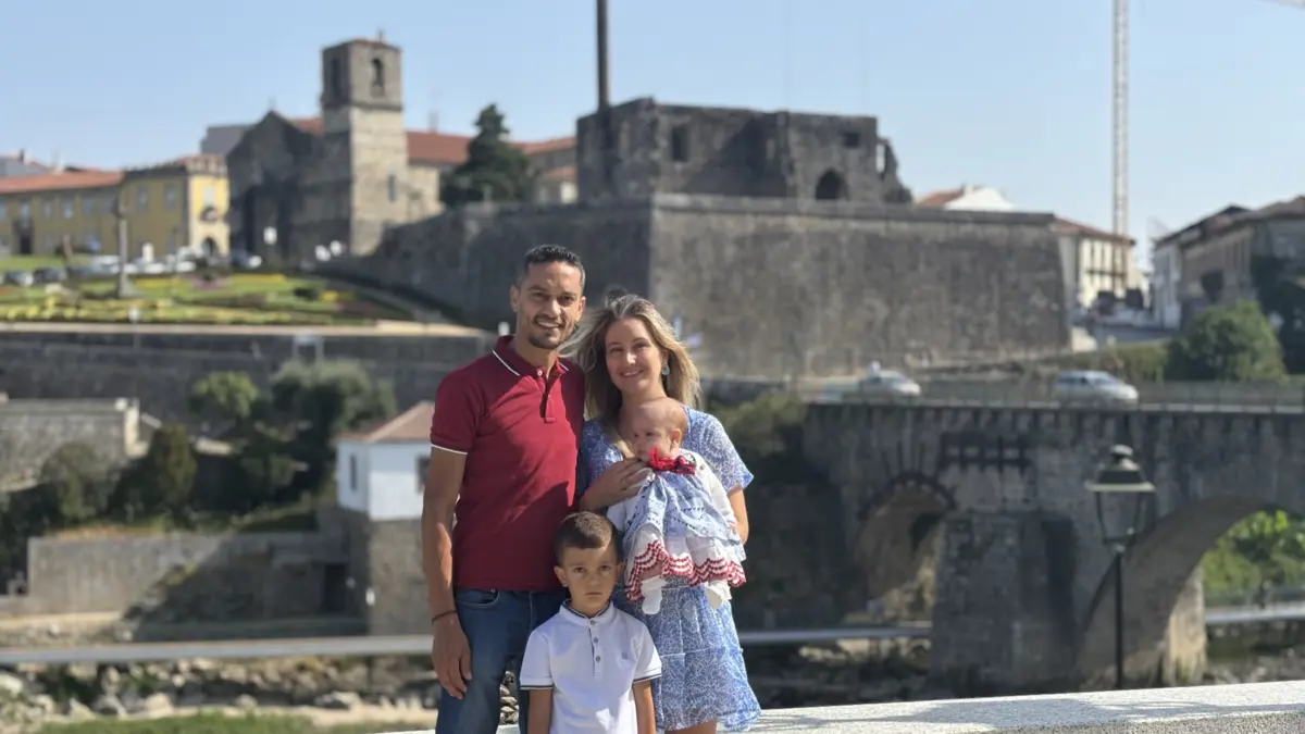 Casal Tiago e Vânia reconhecem que este apoio serve para aliviar o orçamento