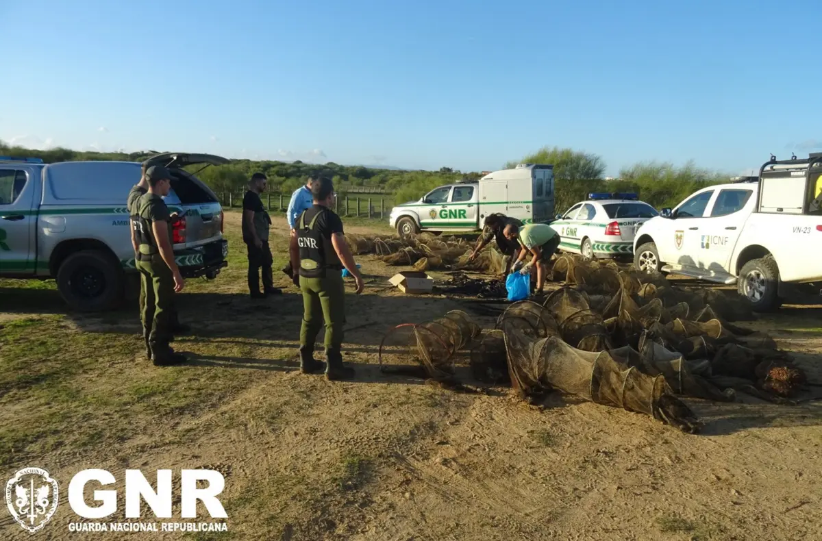 SEPNA recolheu 63 nassas de pesca ilegais