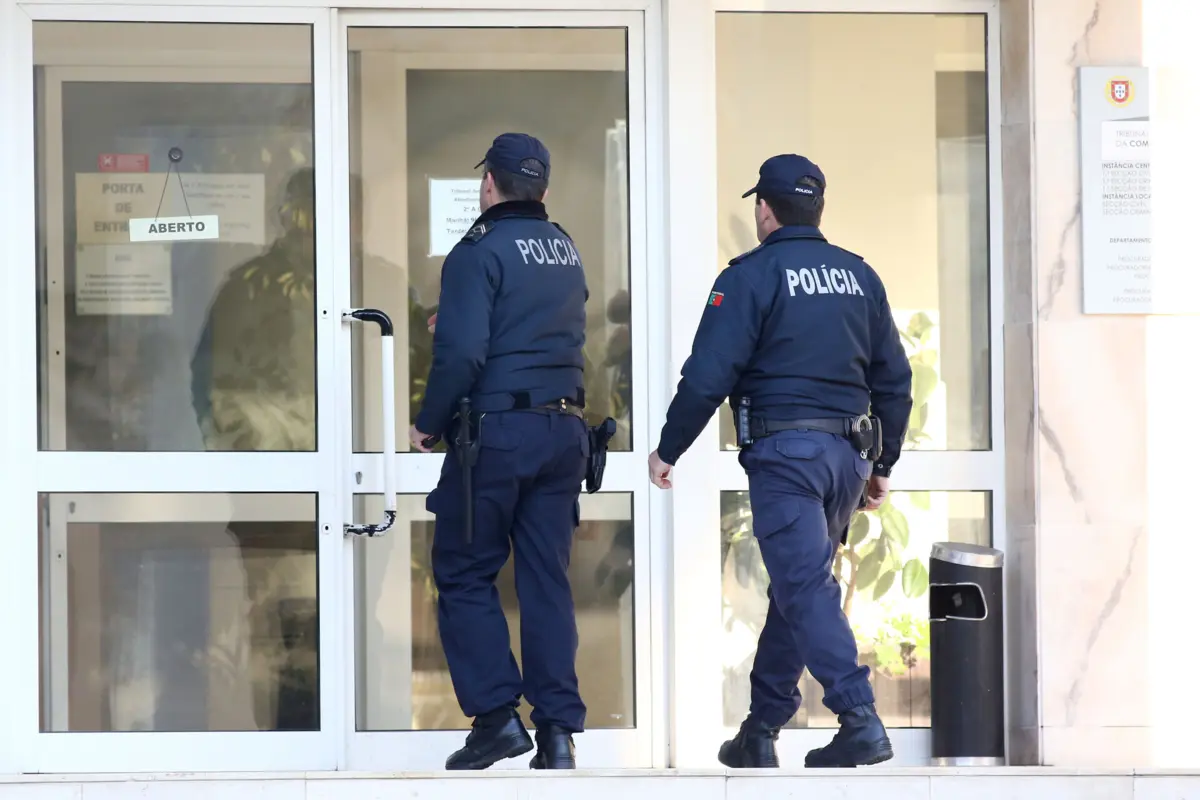 O detido foi notificado para comparecer esta terça-feira no Tribunal Judicial de Vila Nova de Famalicão