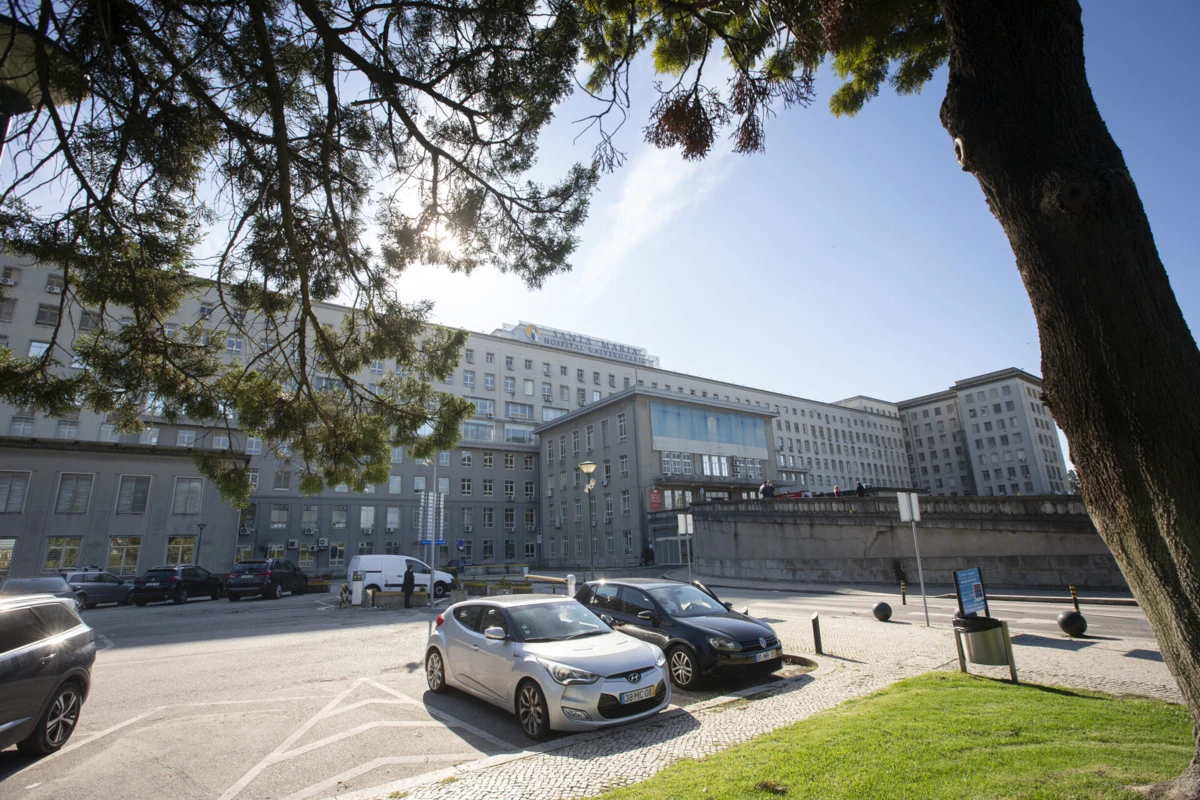 Menina de 12 anos encontra-se internada no Hospital de Santa Maria e é o caso mais grave