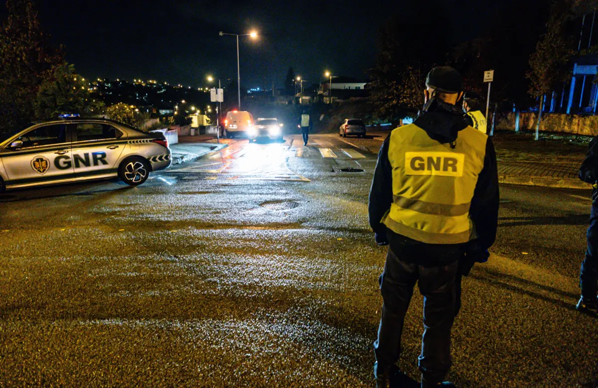 Juízes dizem que forças policiais não podem exigir a identificação de uma pessoa que não seja suspeita da prática de qualquer crime