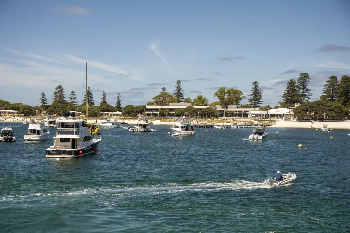 Imagem de contexto do artigo Três mortos em queda de hidroavião numa ilha turística na Austrália