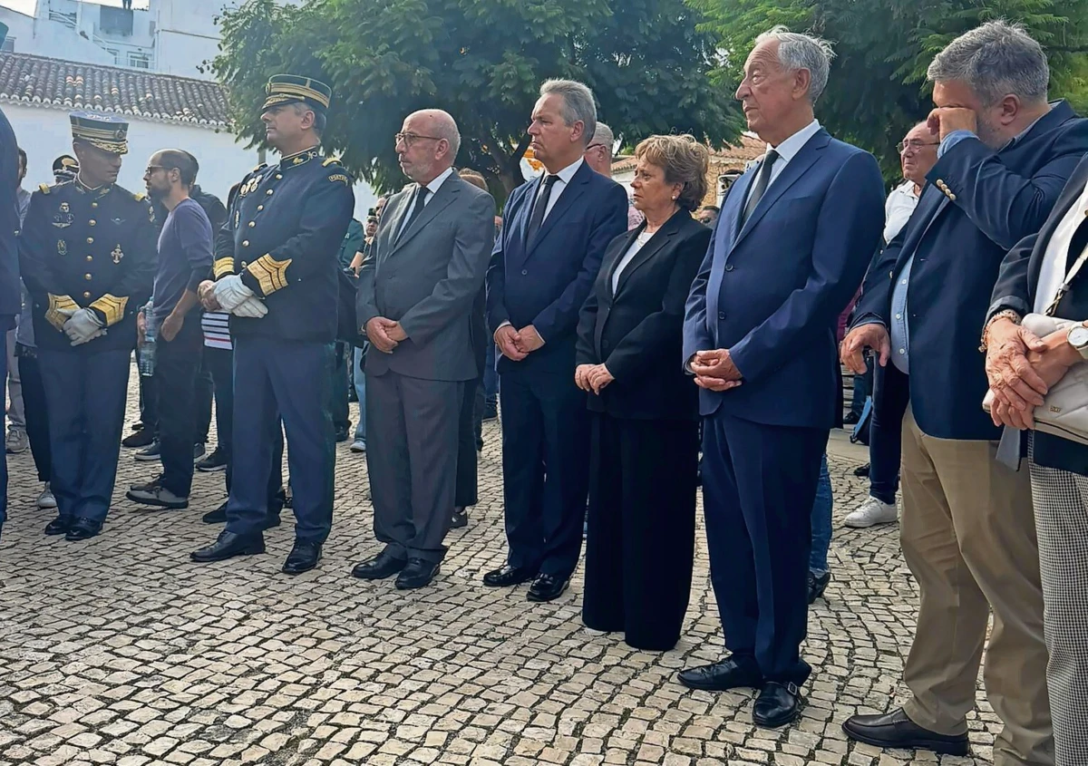 Marcelo e a ministra da Administração Interna, Maria Lúcia Amaral, prestaram homenagem ao GNR