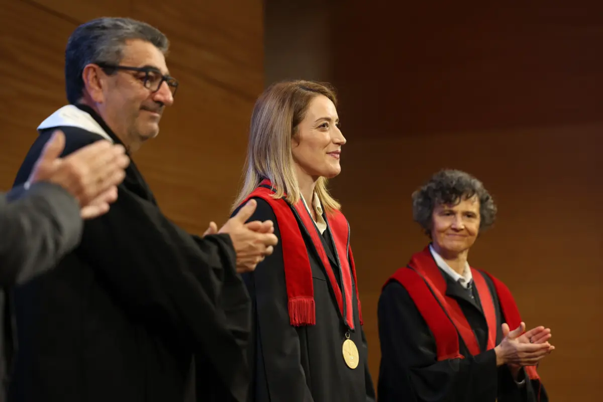 Líder europeia recebeu, esta sexta-feira, o título de doutor Honoris Causa