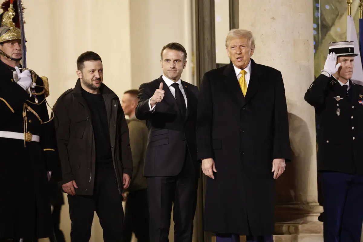 Zelensky reuniu-se com Trump em Paris