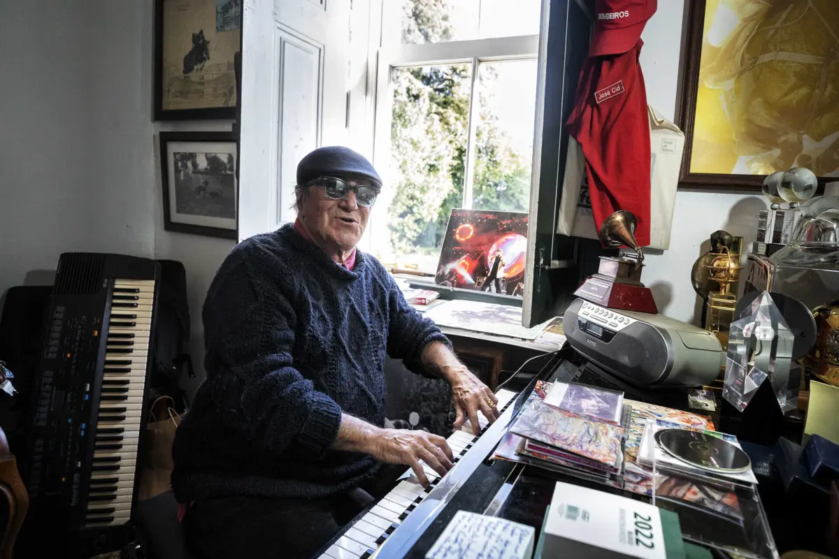 José Cid (na foto), Paulo Praça e Jorge Costa são os autores do hino