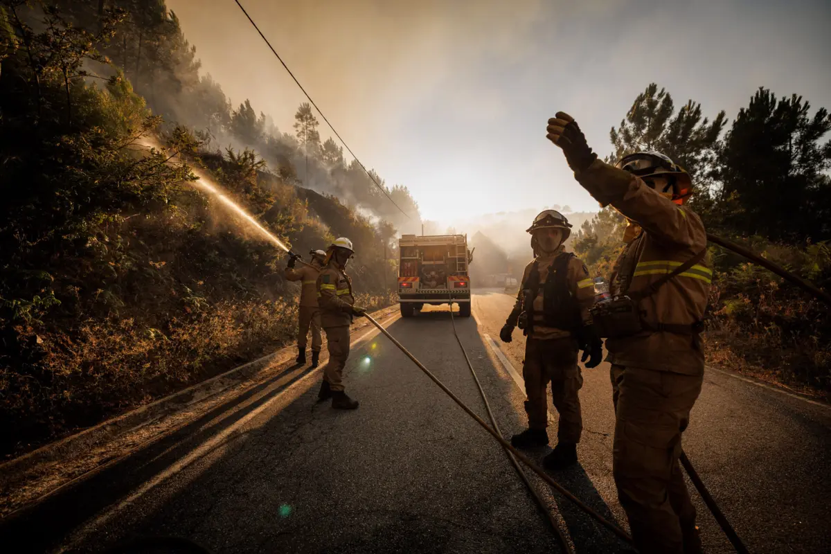 Proteção Civil aumenta nível de prontidão de meios de combate a incêndios
