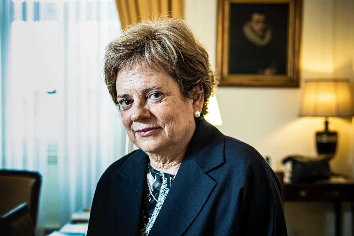 Provedora de Justiça entende que pode estar em causa a liberdade das empresas