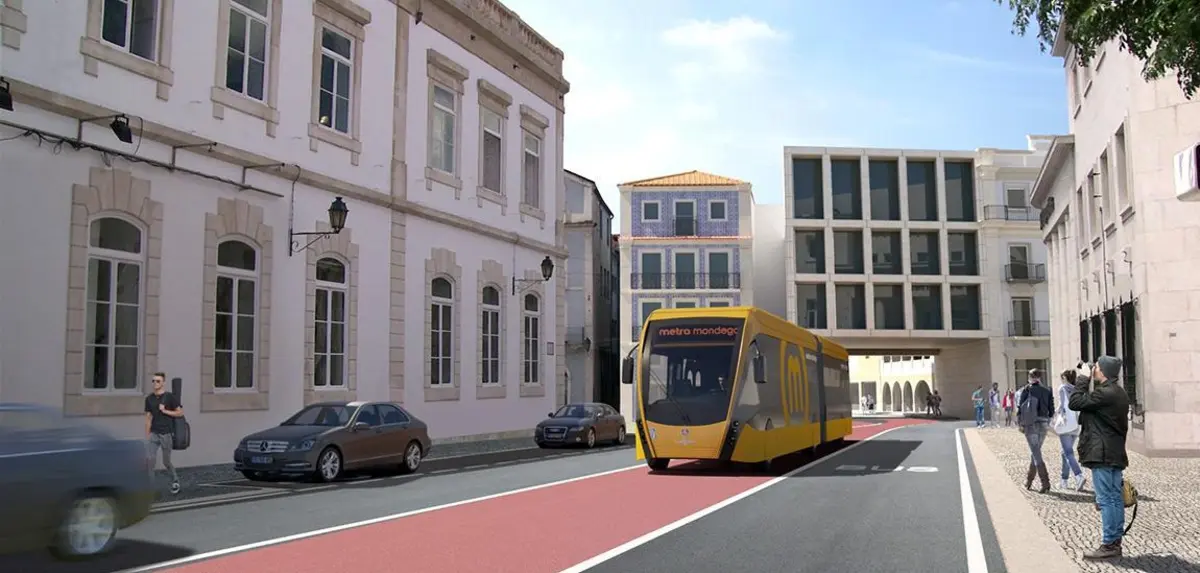 Os veículos BRT do Metro do Mondego, em Coimbra, estão já operacionais, mas ainda em fase de teste, num percurso de 5 km