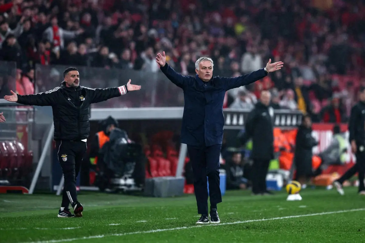 José Mourinho, treinador do Benfica