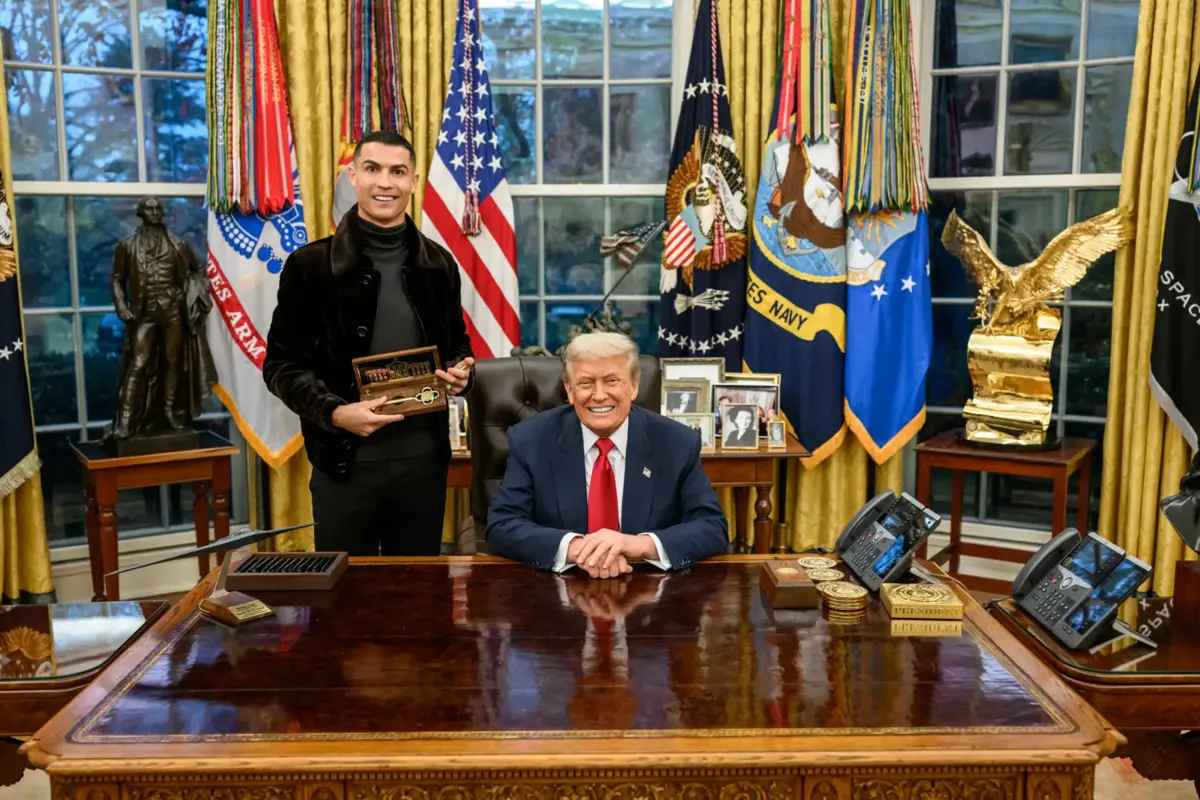 Cristiano Ronaldo esteve reunido com Donald Trump na Sala Oval