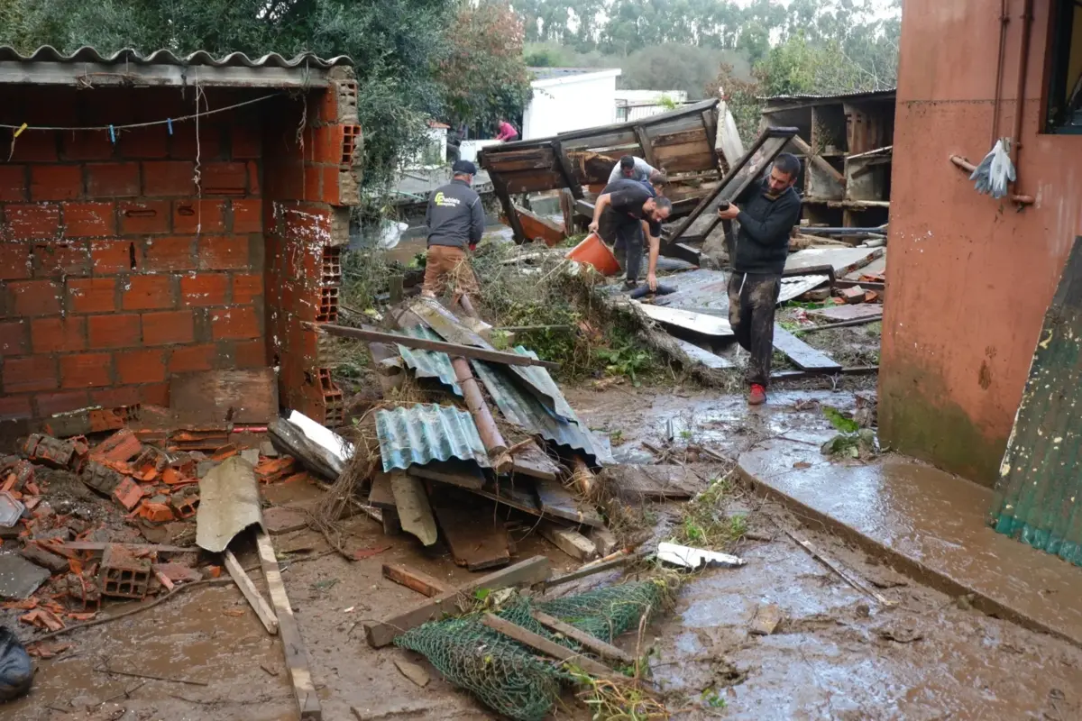 "Estas famílias vão precisar de apoio na reconstrução das suas habitações", diz o autarca