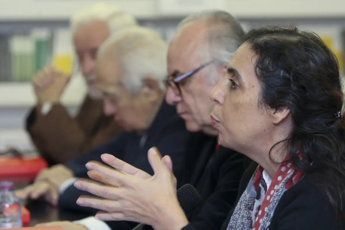 Maria Paula Meneses (na frente) terá advertido editora académica