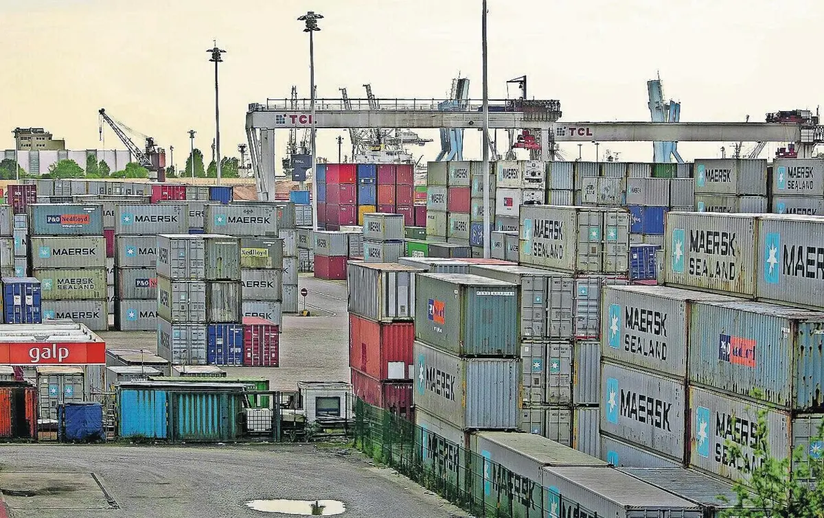 Brasileiros do Primeiro Comando da Capital querem controlar os principais portos nacionais para “meter” droga na Europa