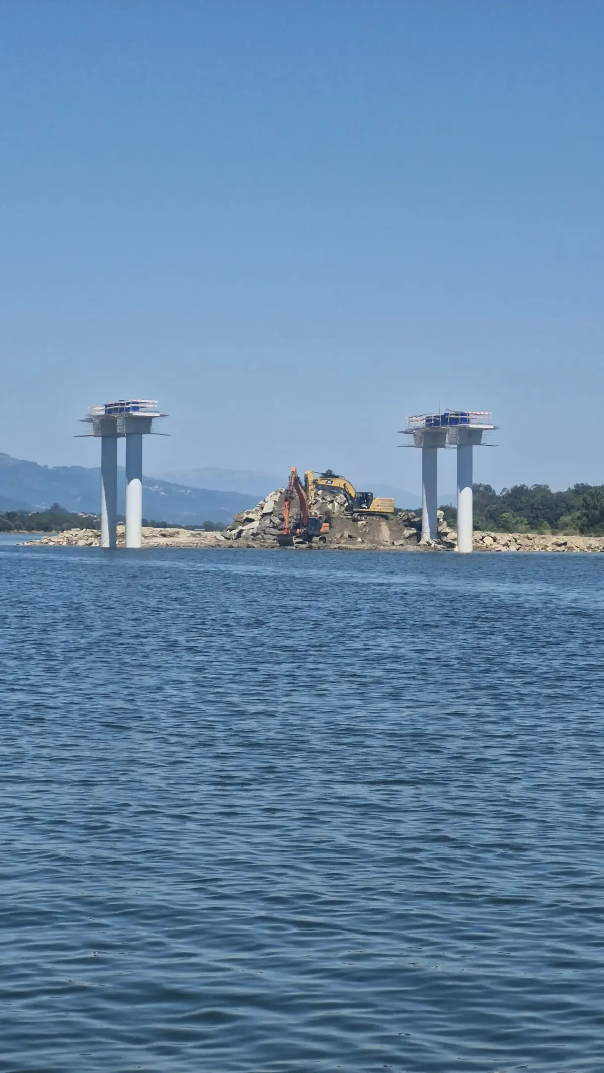 Imagem de contexto do artigo Nova ponte a ser construída em Viana teve de ser elevada "metro e meio"