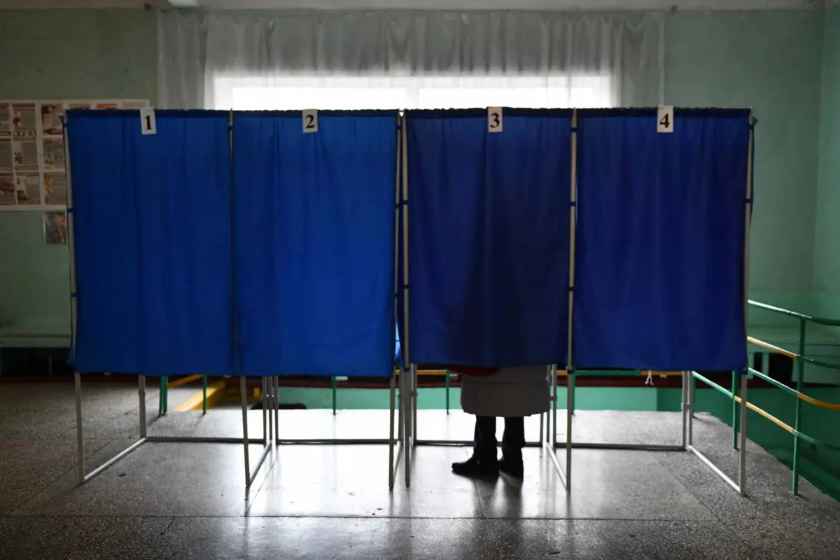 Imagem de contexto do artigo Oito dias de prisão para russa que escreveu "Não à Guerra" em boletim de voto