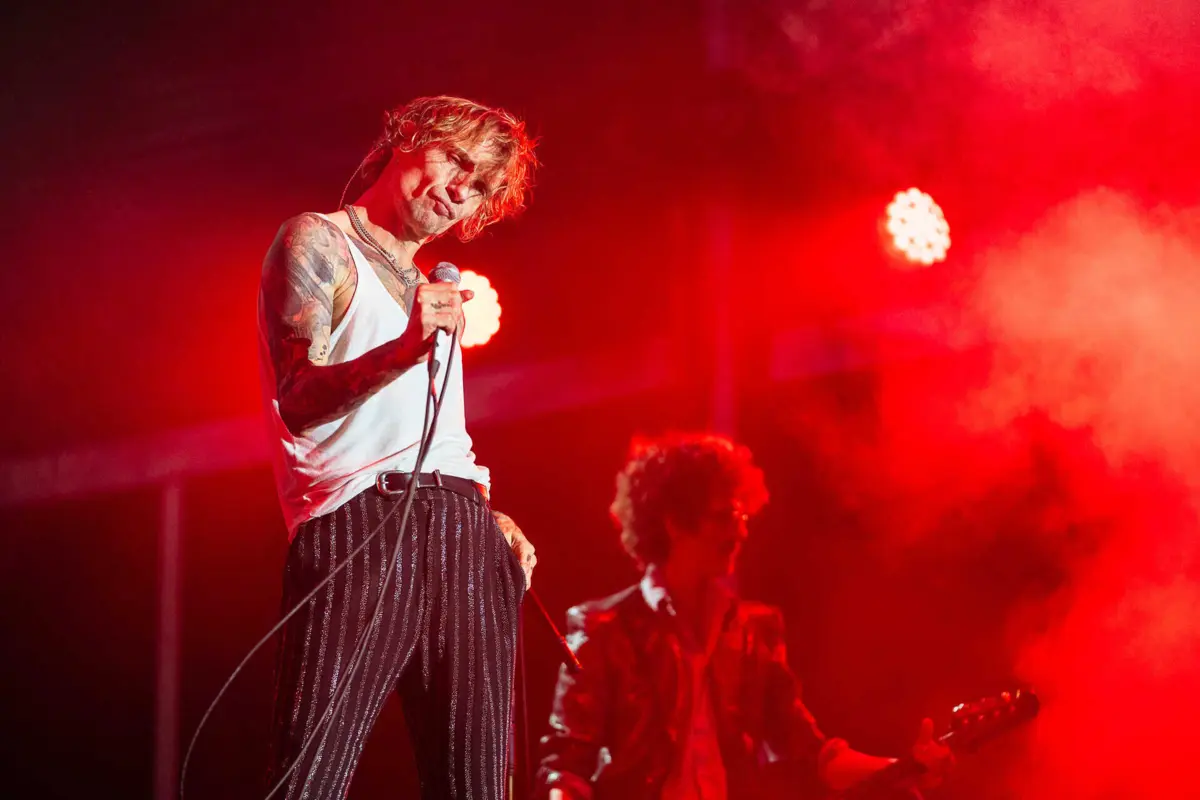 The Darkness subiram ao palco para salvar uma noite que podia ter terminado com sabor agridoce