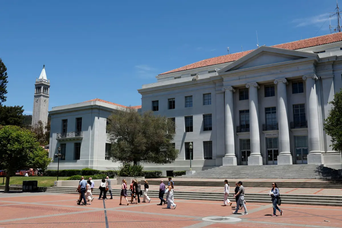 Imagem de contexto do artigo Universidade de Harvard autorizada por juíza a inscrever alunos internacionais