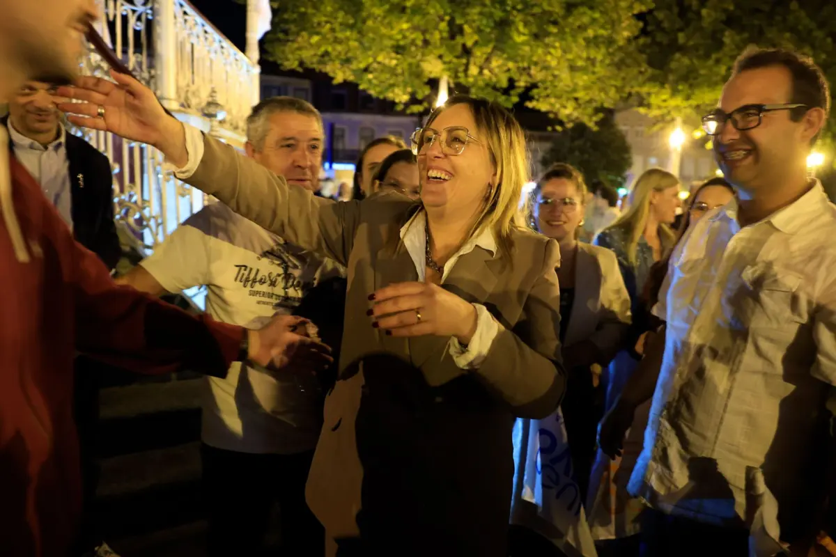 Andrea Silva, até agora vereadora, sucede a Aires Pereira