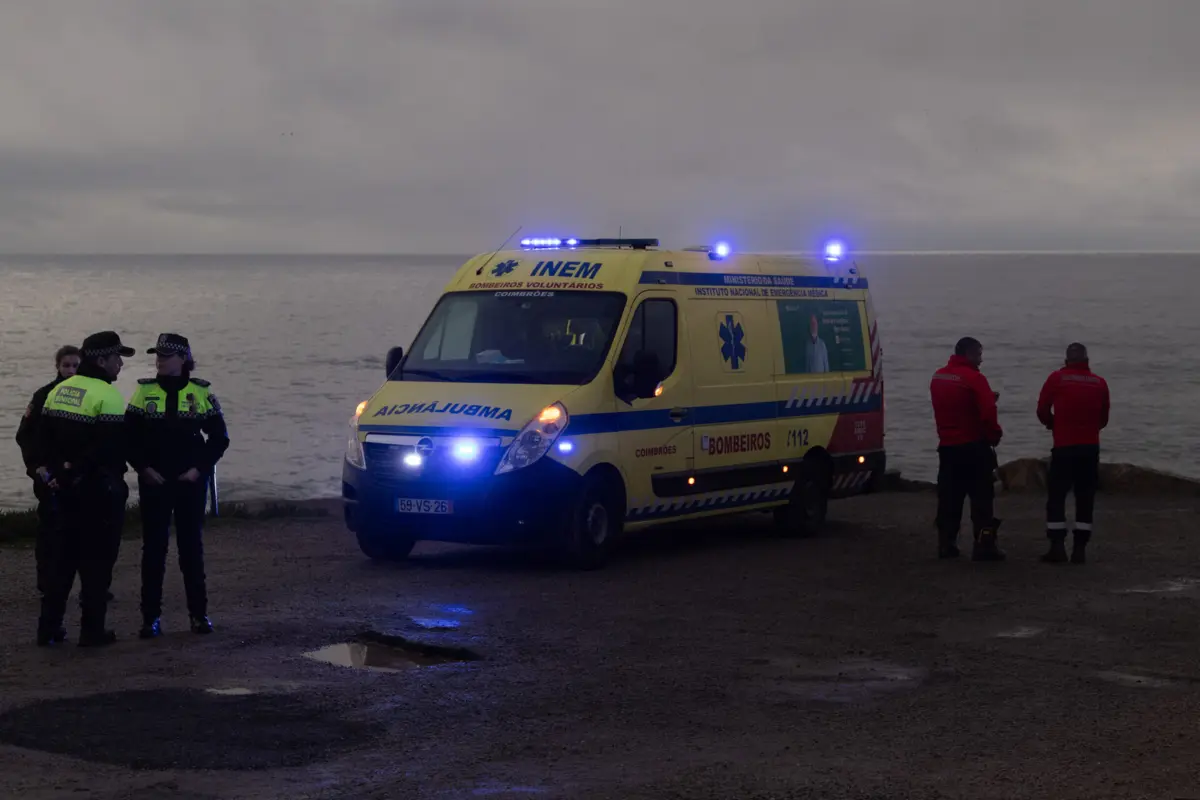 Acordo prevê que as viaturas dos bombeiros ao serviço do INEM tenham no máximo seis anos de idade