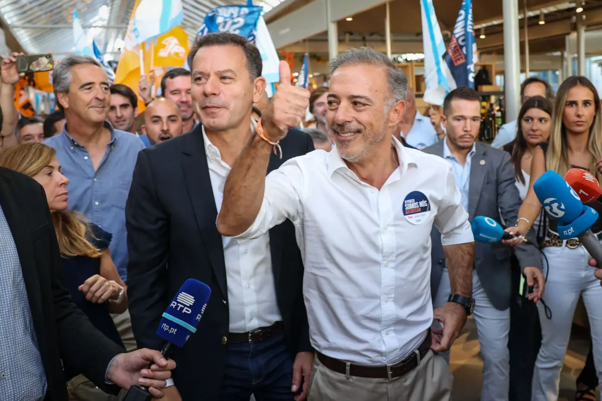 Luís Montenegro ao lado de Pedro Duarte no Porto