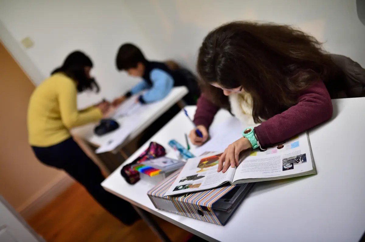 Há 28500 alunos que ainda não têm todos os professores