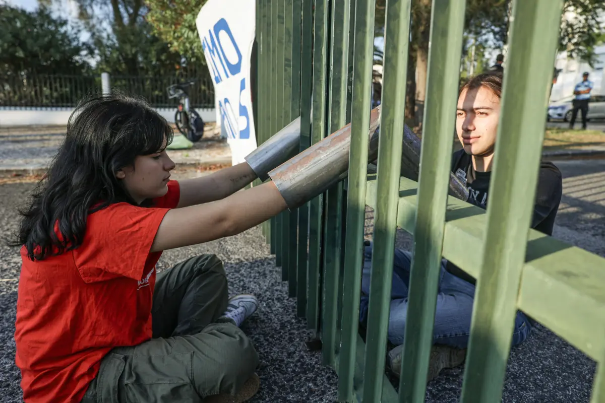 No dia 14 de setembro, a PSP escreveu em comunicado que os manifestantes tinham bloqueado os portões de acesso às instalações do IPMA