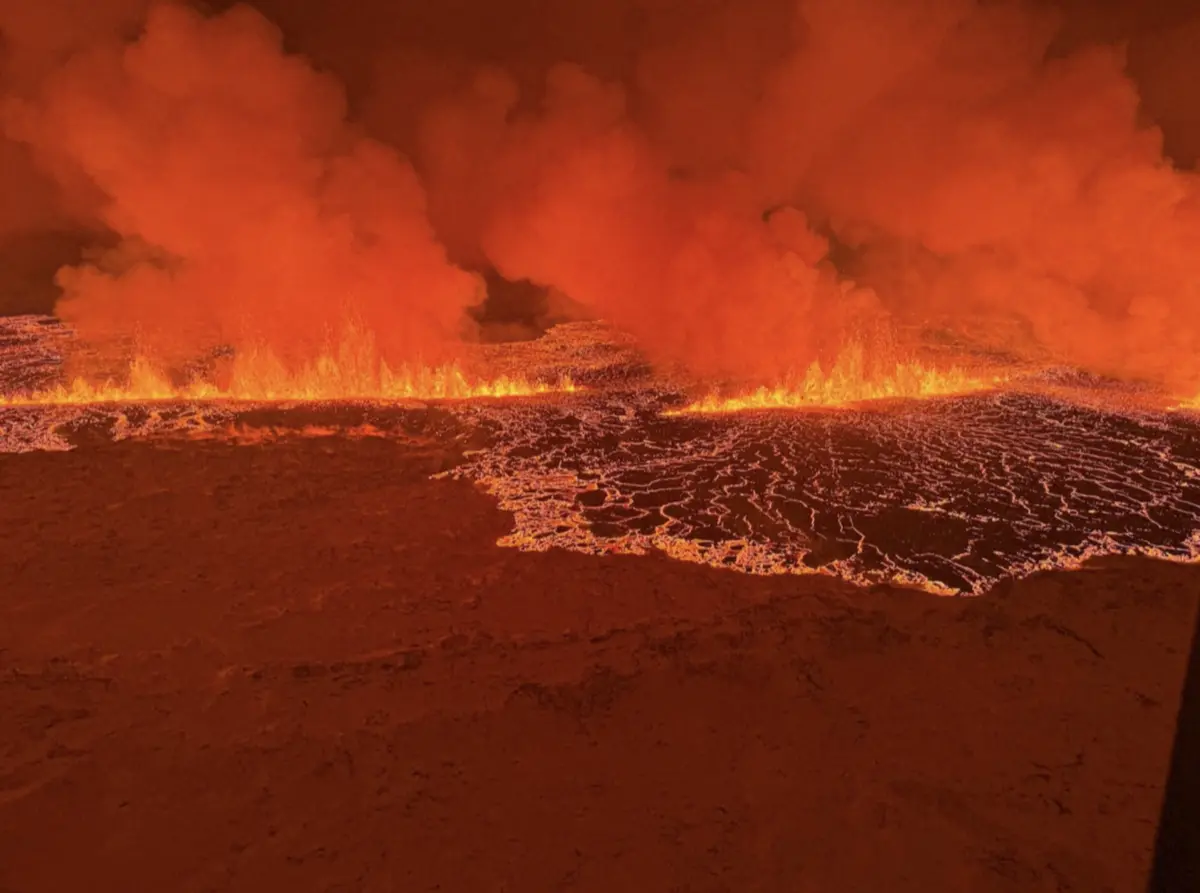 Imagem de contexto do artigo Assista em direto à erupção do vulcão Reykjanes na Islândia
