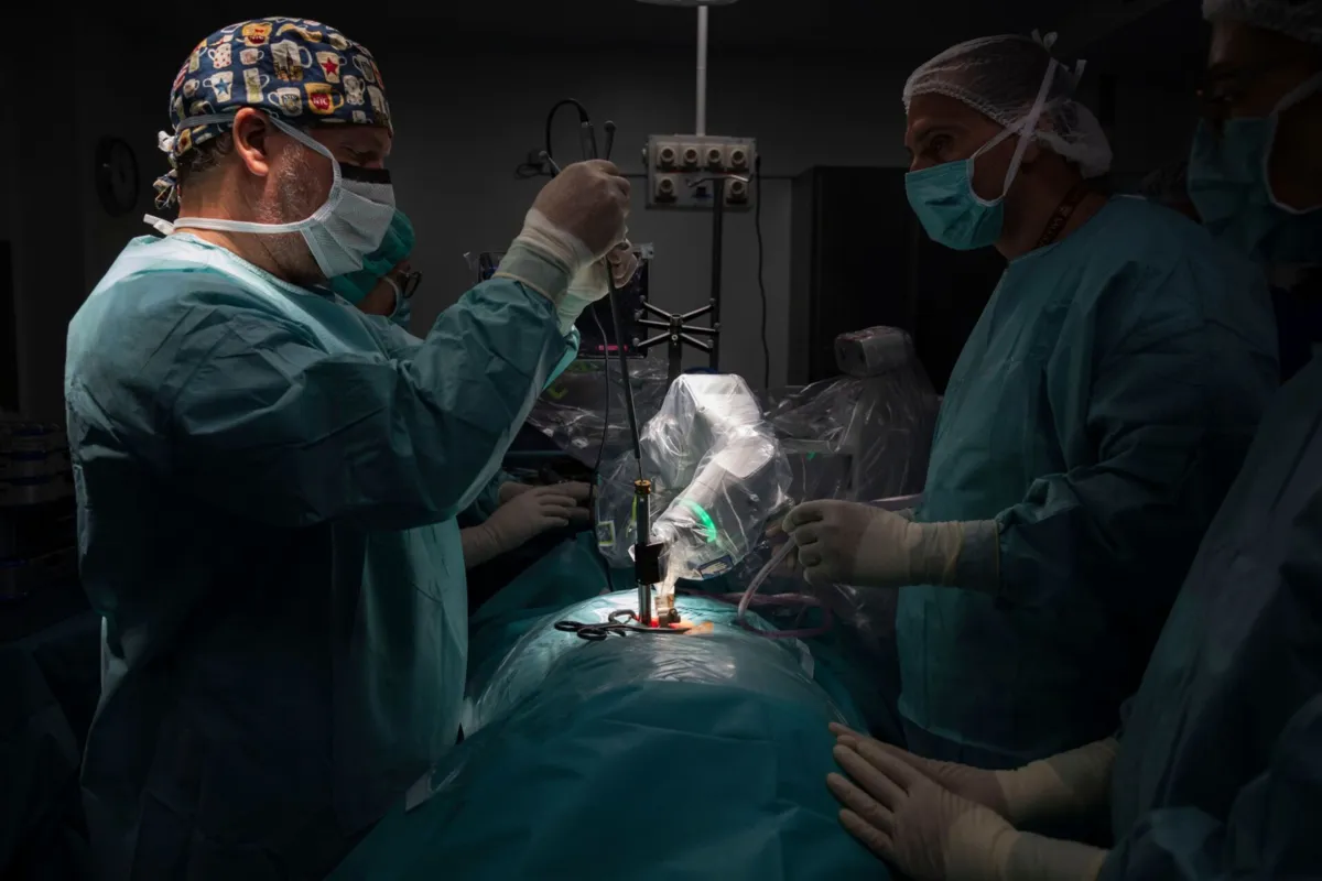 Operação pode ser feita com menor dano nos tecidos e é potencialmente mais rápida