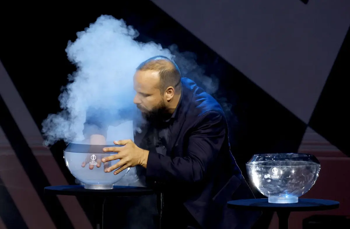 Atuação do mágico Mário Daniel, no Mónaco