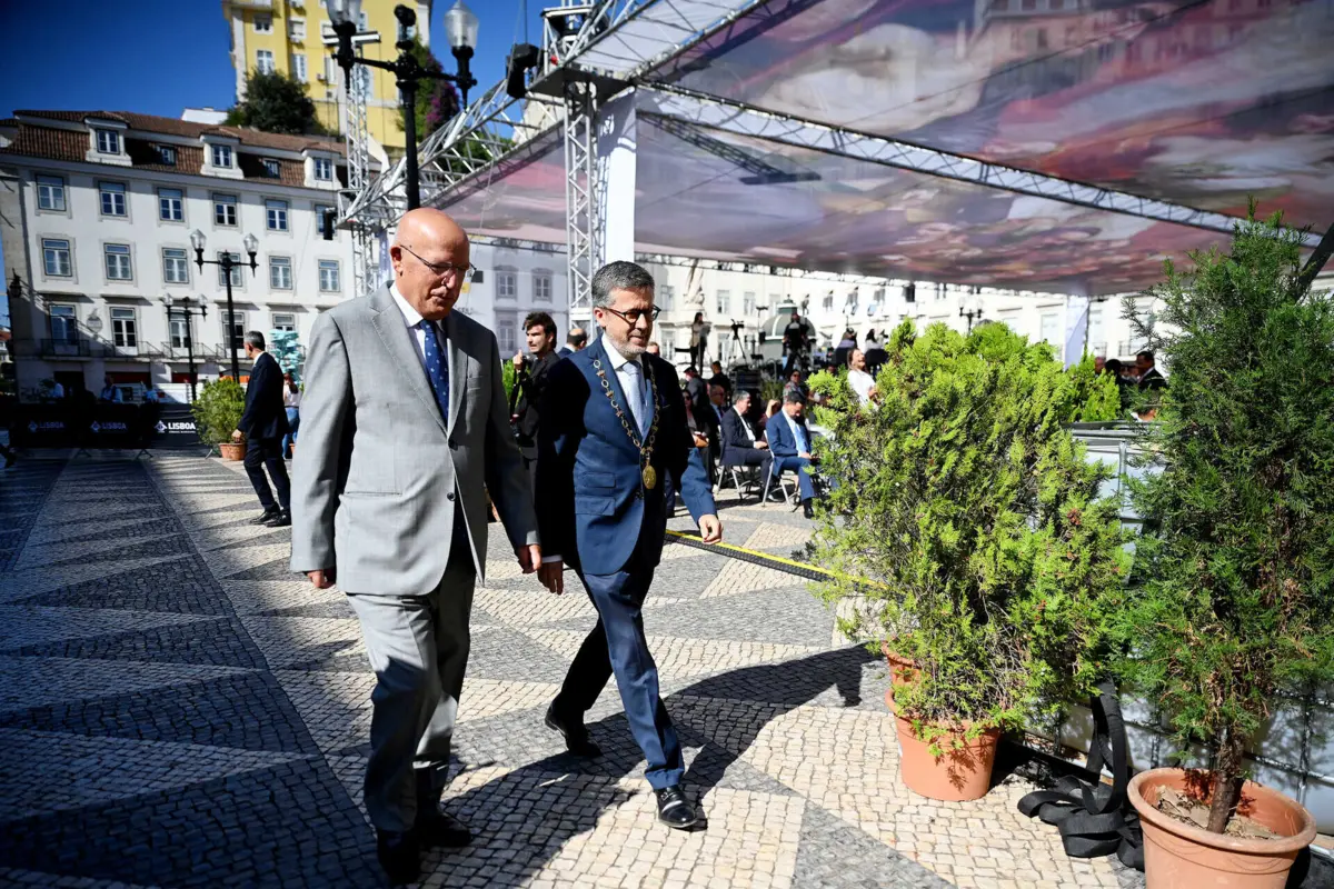 Augusto Santos Silva e Carlos Moedas estiveram juntos no 5 de Outubro, mas têm hoje visões diferentes do 25 de Novembro