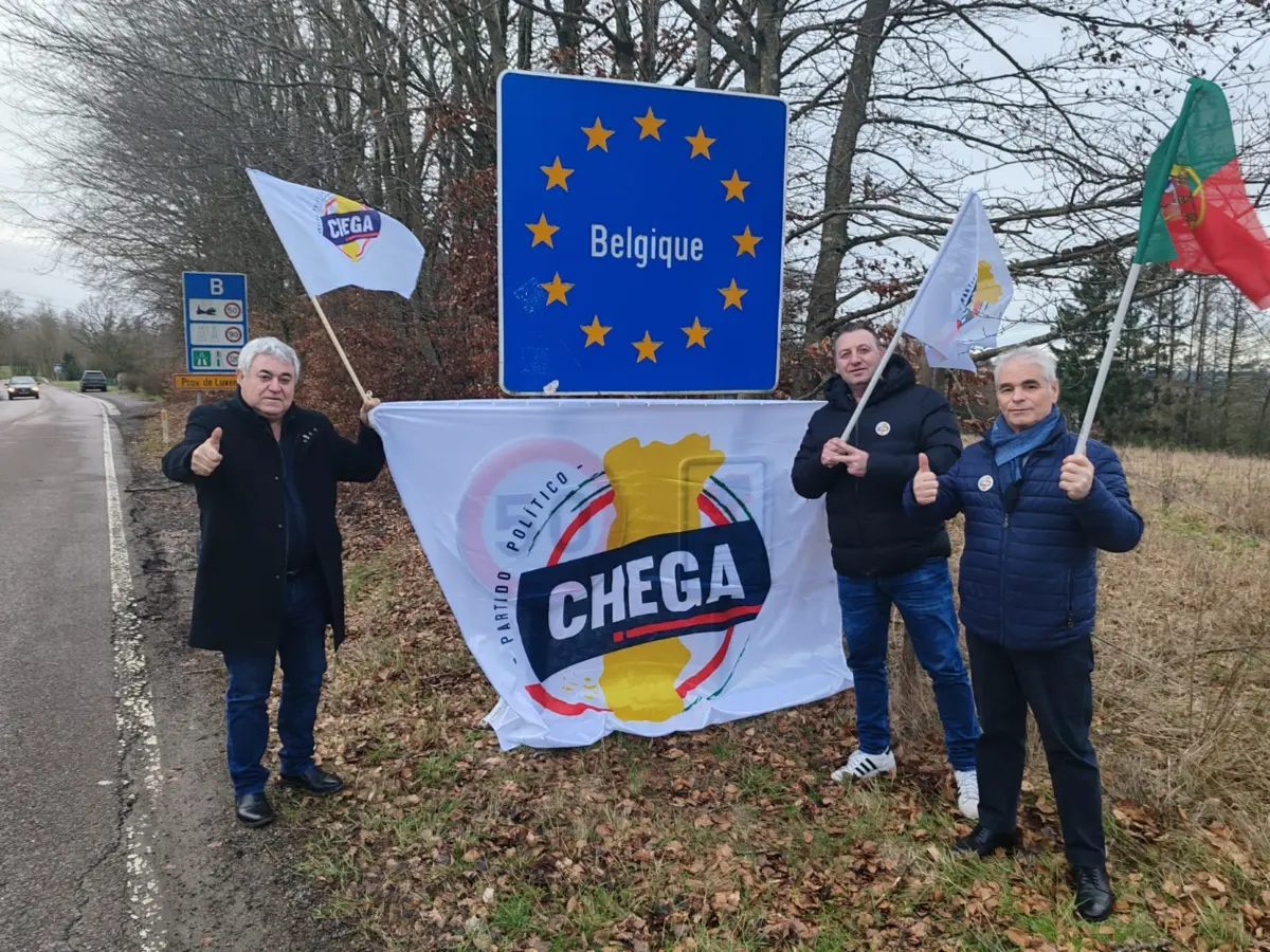 José Dias Fernandes, à esquerda na foto, é o deputado eleito pelo Chega pelo círculo da Europa.
