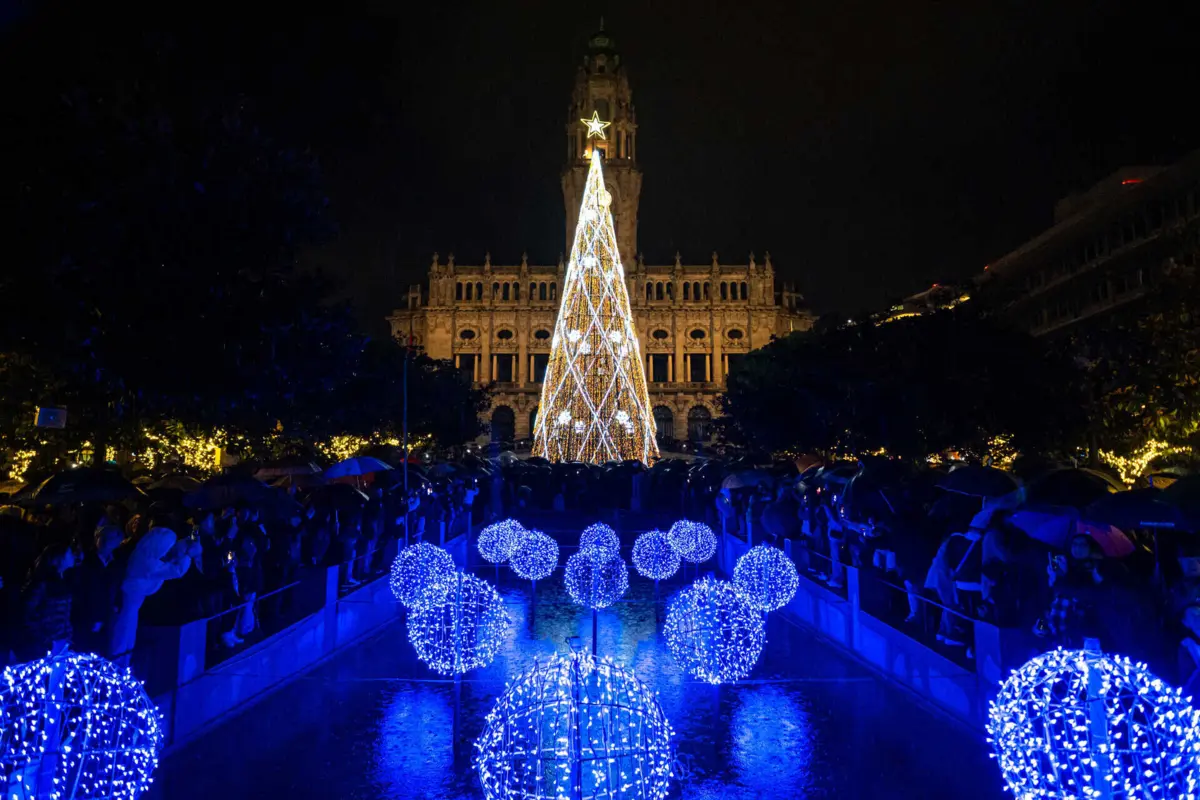 Árvore de Natal está incluída de novo nas iluminações festivas