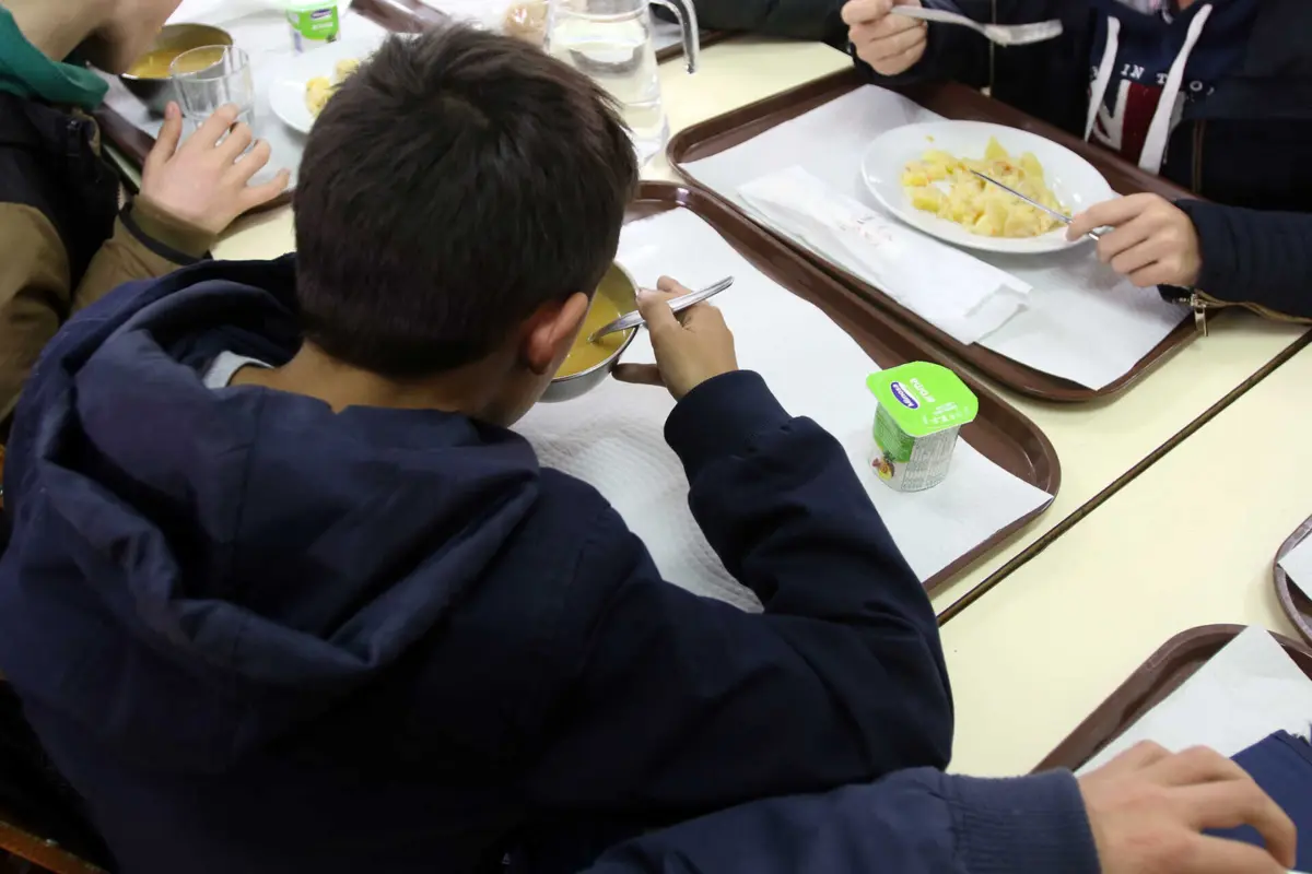 Pais denunciam que as refeições das crianças “são servidas frias”