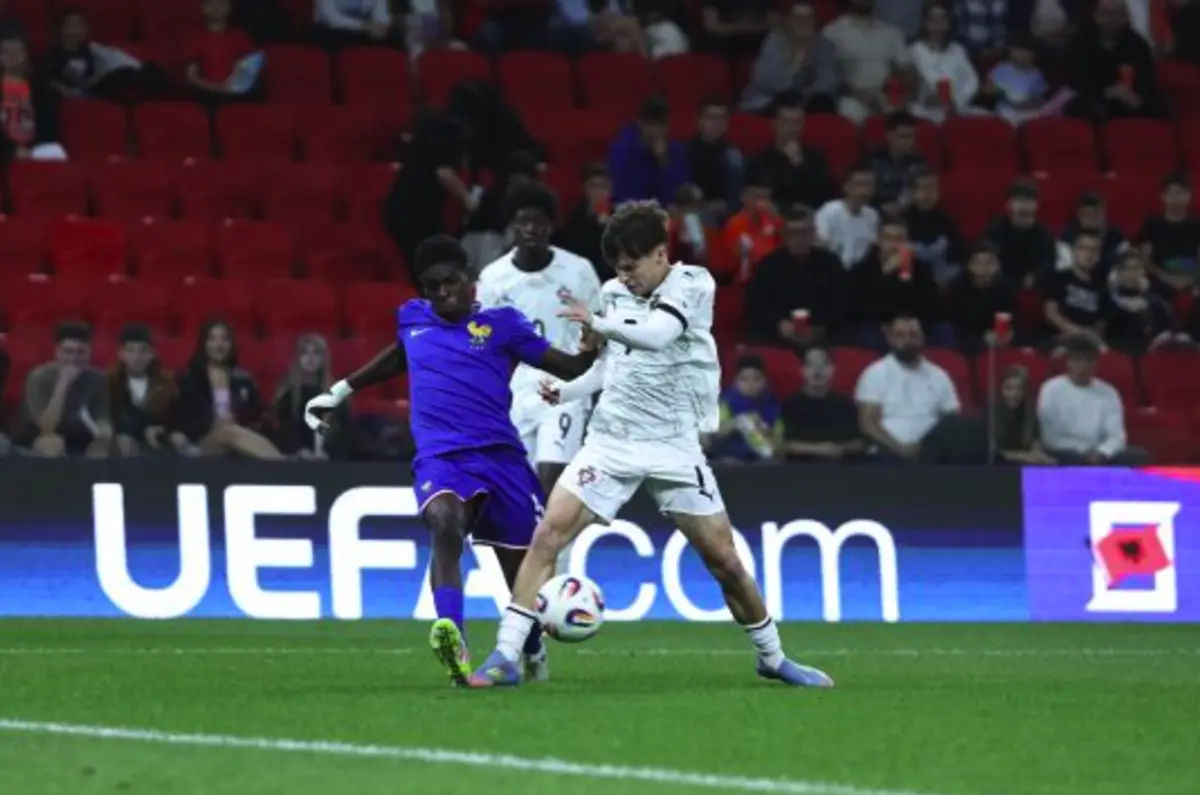 Portugal e França protagonizaram um confronto equilibrado em Tirana (Albânia)