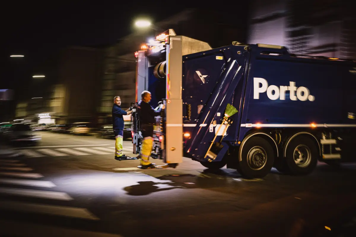 Um unico camião vai fazer o que antes era feito por três