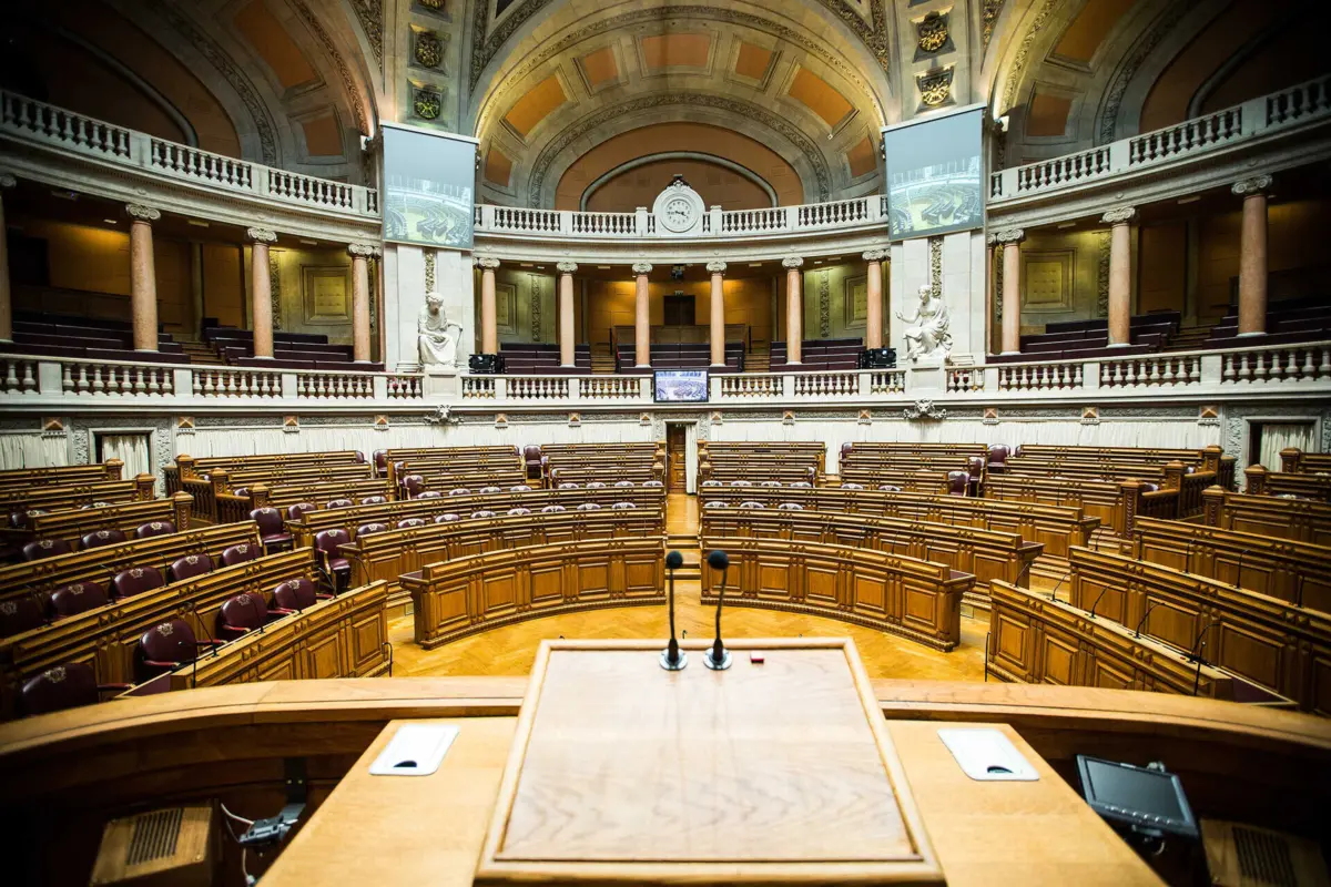 GRECO quer mais regras de conduta para os deputados do Parlamento