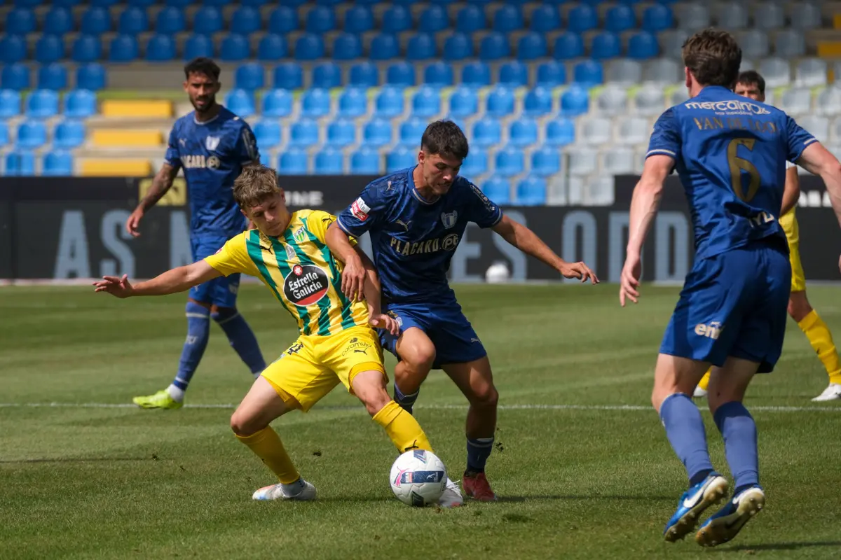 Jogo foi muito dividido na primeira metade