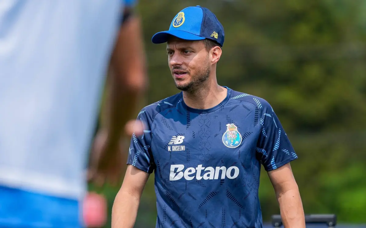Martín Anselmi durante um dos treinos realizados nos Estados Unidos da América