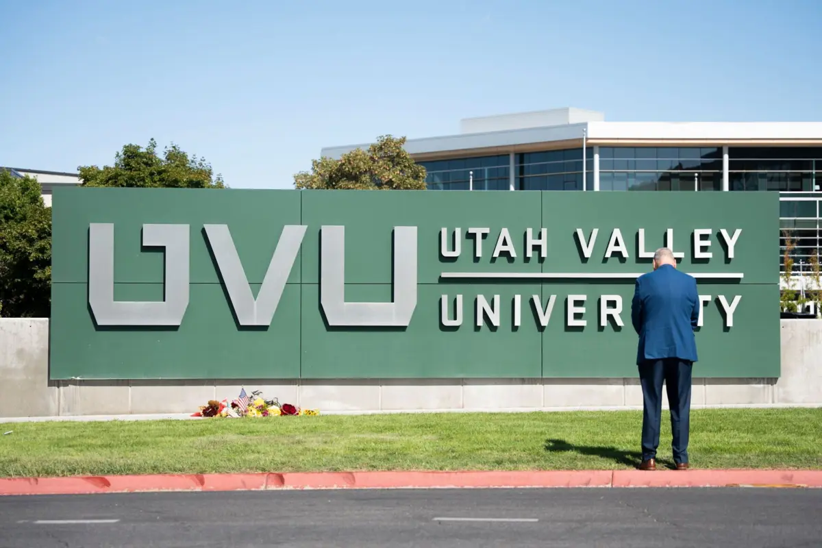 Charlie Kirk foi assassinado no campus da Universidade de Utah Valley