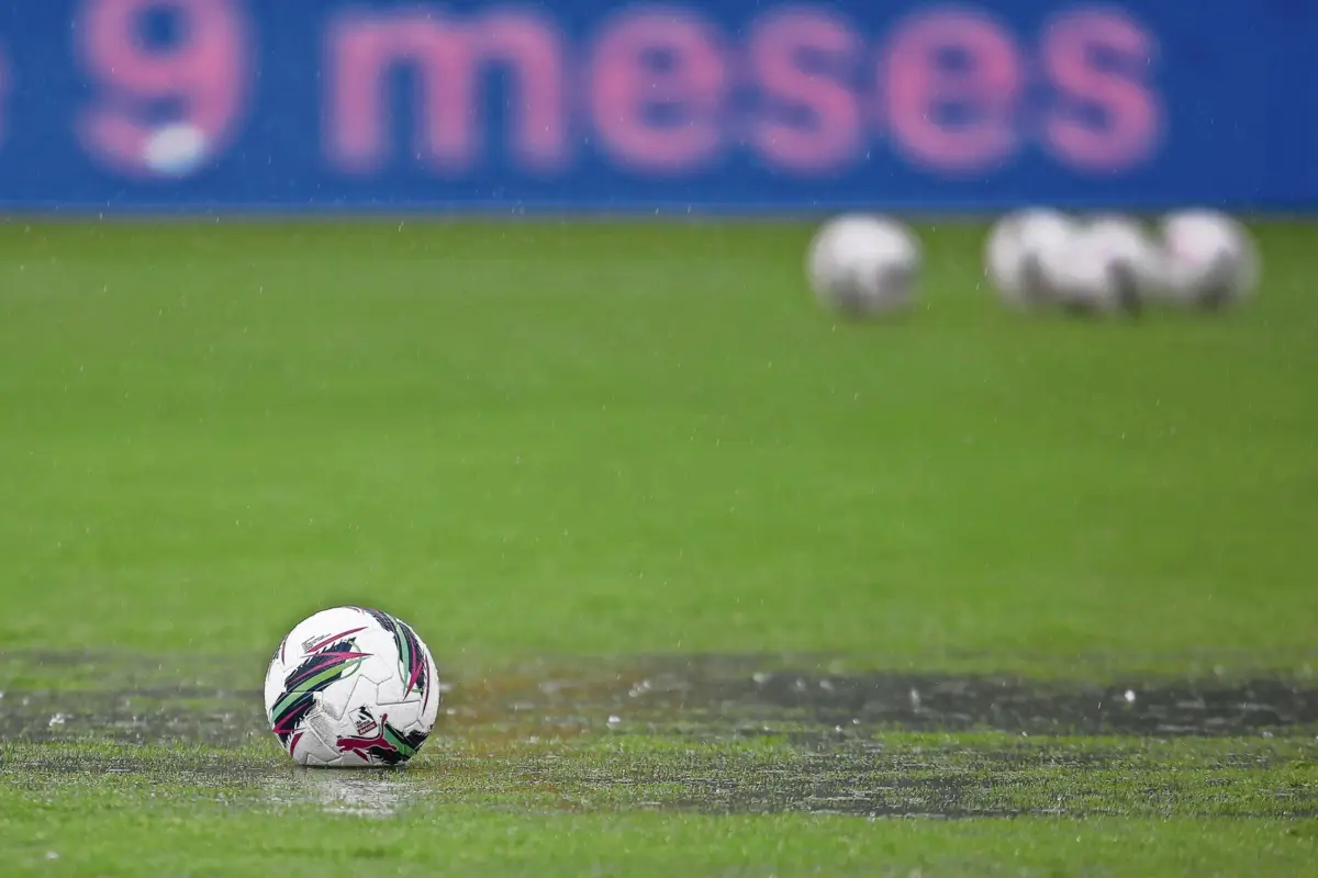 O processo atinge funcionários e colaboradores do departamento de futebol de formação