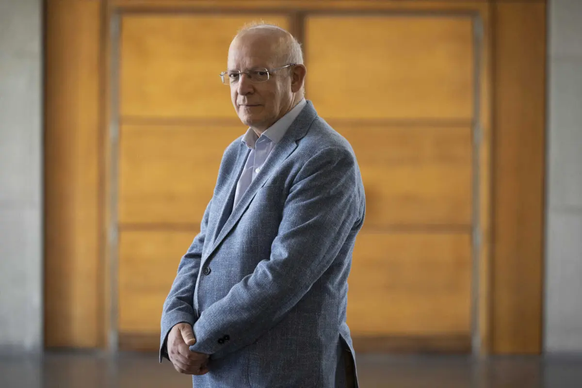 Santos Silva não se excluiu de uma candidatura à Presidência da República