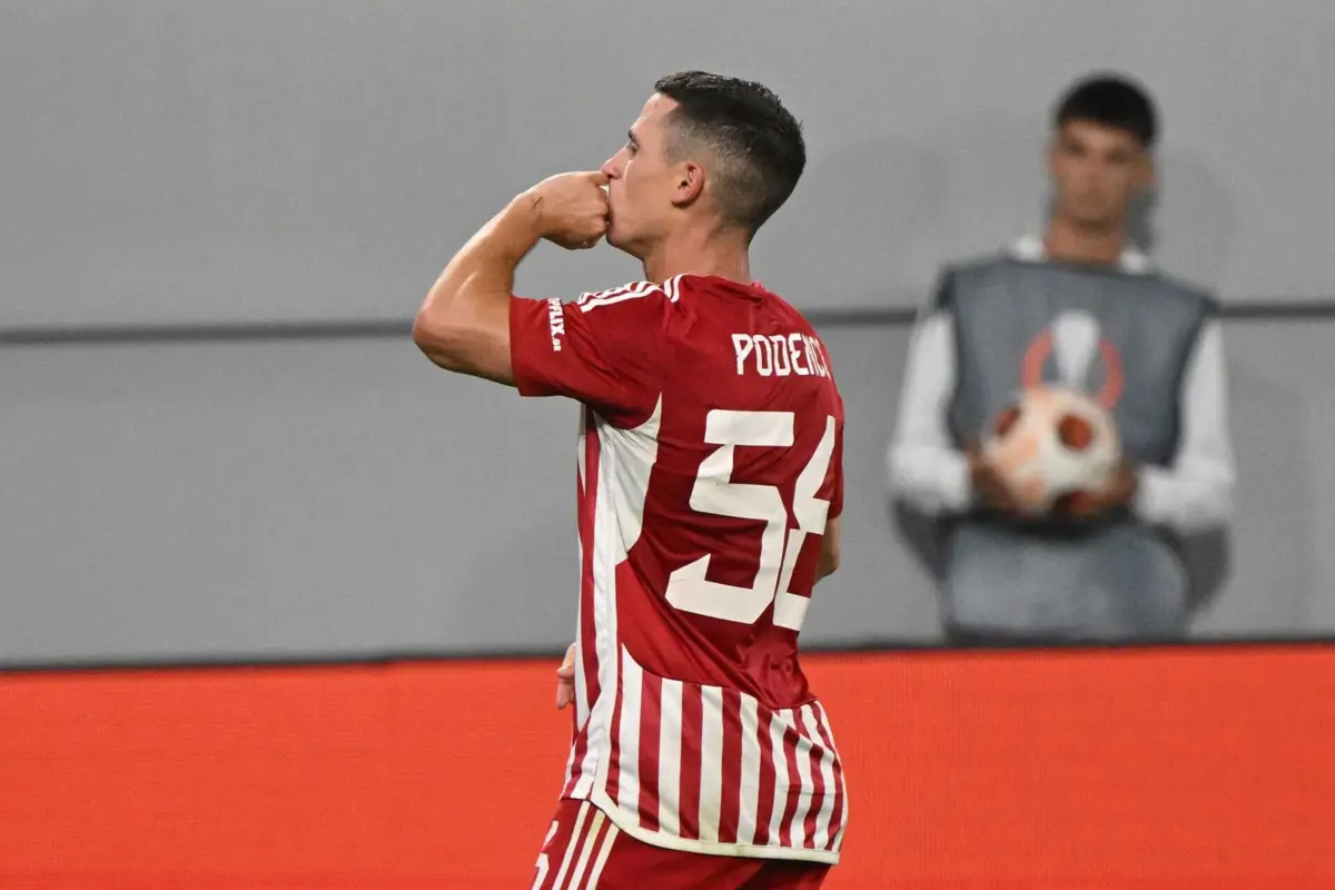 Daniel Podence esteve emprestado ao Olympiacos na época passada