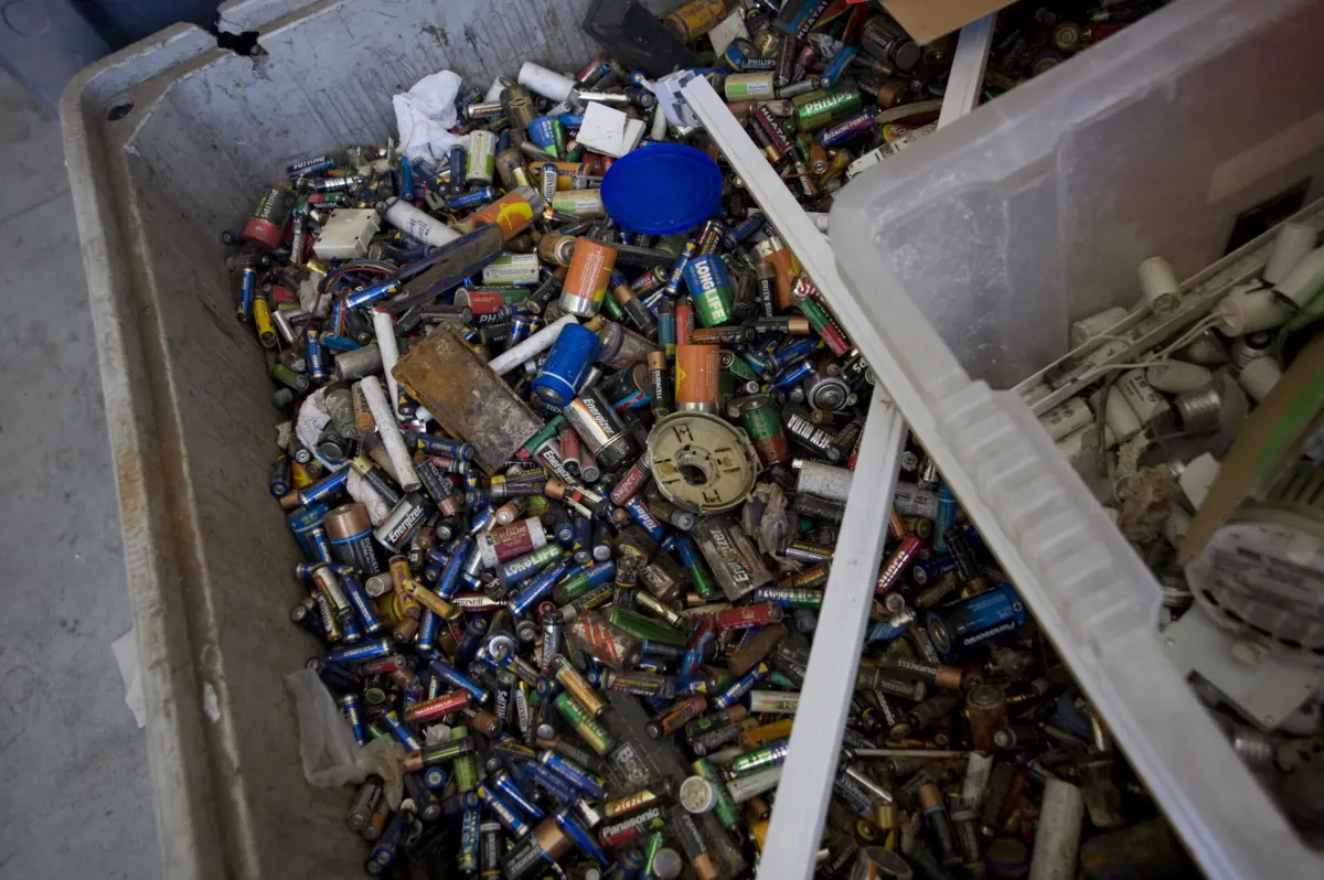 Pilhas e baterias devem ser colocadas em pontos de recolha do Electrão