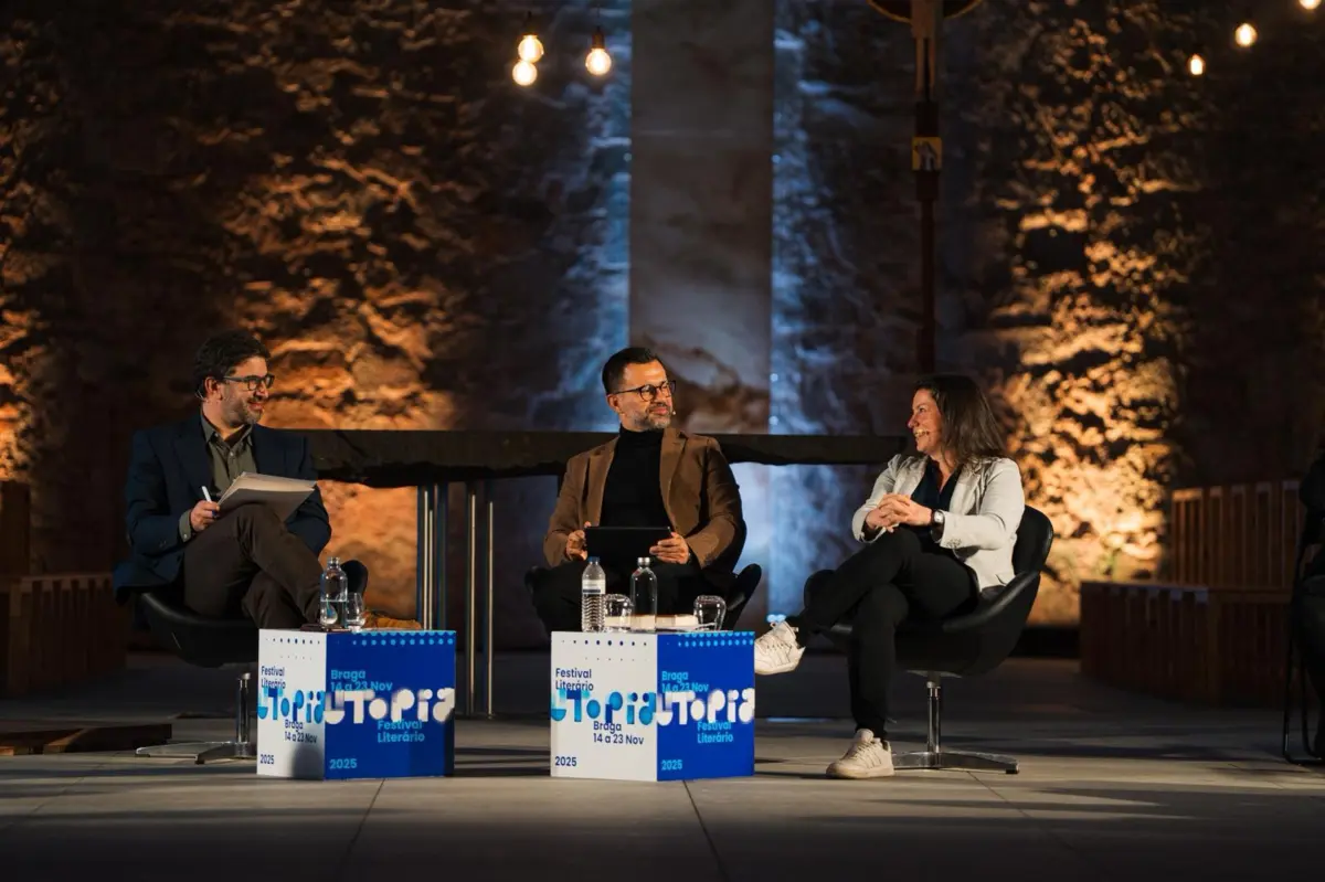 Tiago Brandão Rodrigues, Bruno Dias Pinheiro e Katjia Hoyer no debate que teve a Europa como tema