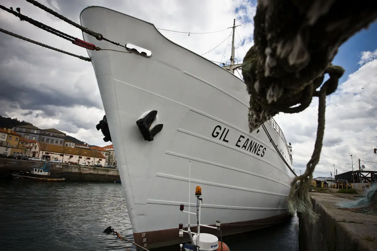 A embarcação foi construída em 1955 nos estaleiros