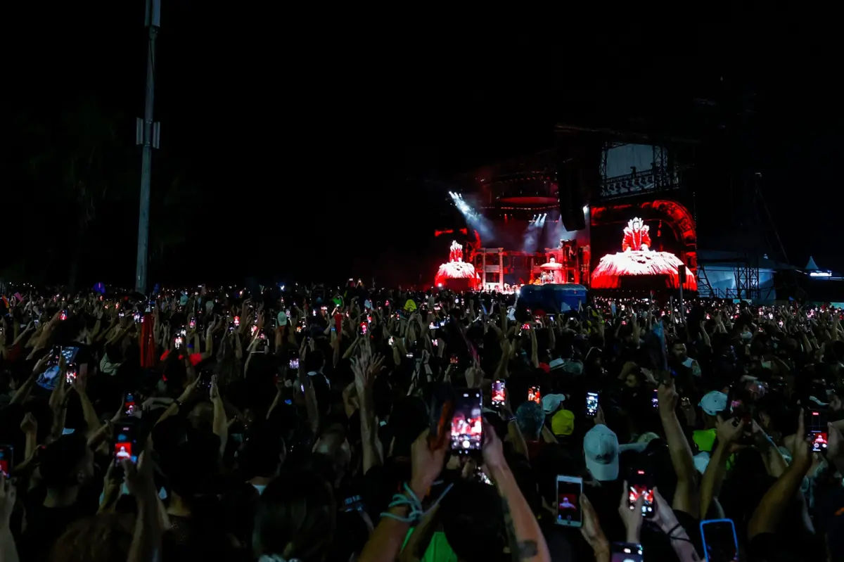 Dois milhões de pessoas terão estado no local