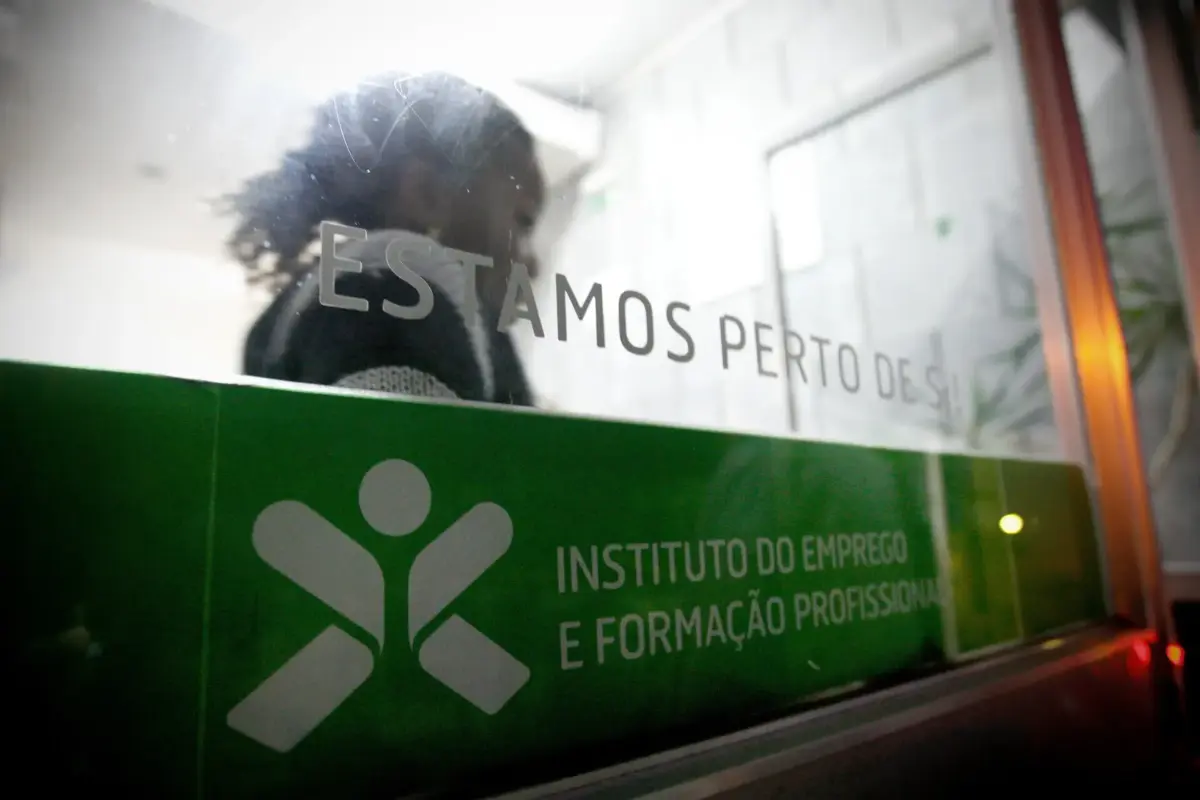 A taxa de desemprego de jovens recuou 0,5 pontos percentuais