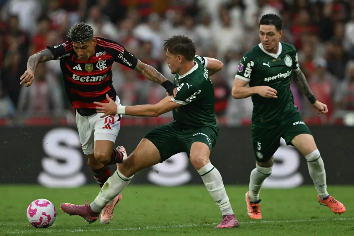 Palmeiras e Flamengo com duelo importante para as contas finais