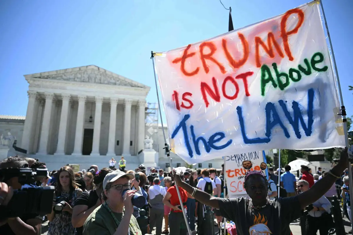 Manifestação em frente ao Supremo Tribunal dos Estados Unidos esta segunda-feira